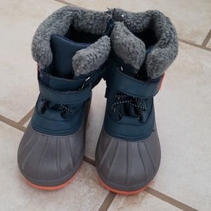 Cat & Jack snow boots size 9